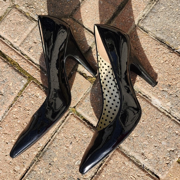 BCBGIRLS Shoes. Color BLACK. Size 6.5M - Picture 2 of 5